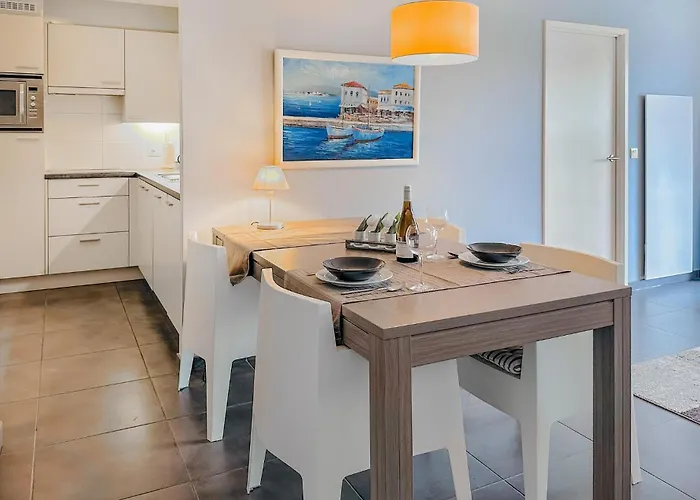 Apartmán 1 Bedroom Awesome In *